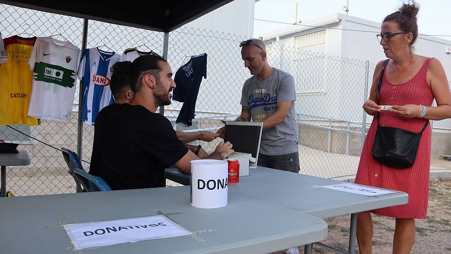 Recollida de donatius per als afectats de l'incendi del Pont de Vilomara | ACN