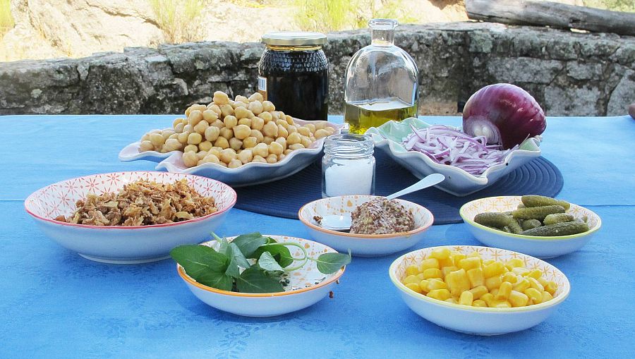 Ingredientes para la ensalada de garbanzos a la menta
