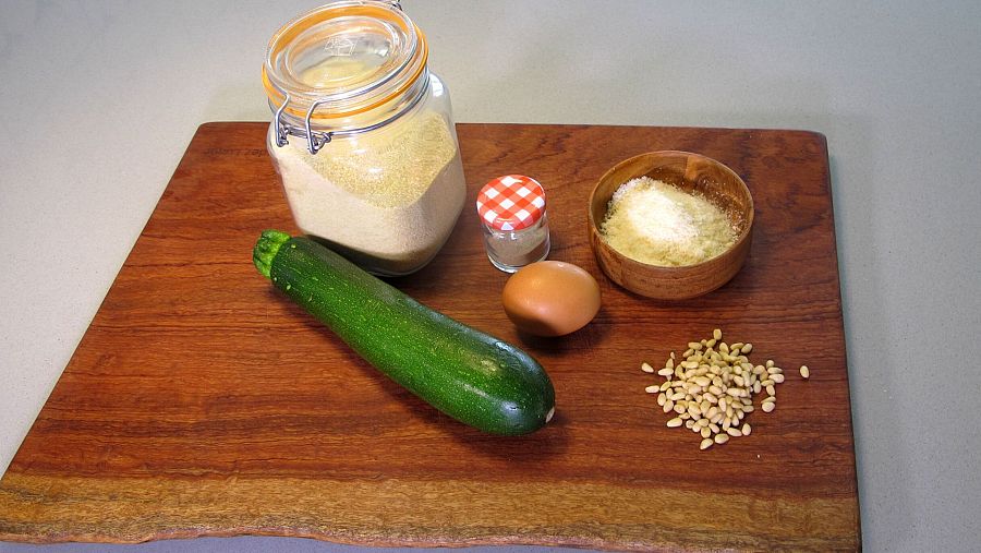 Ingredientes para los filetes rusos de calabacín y queso parmesano