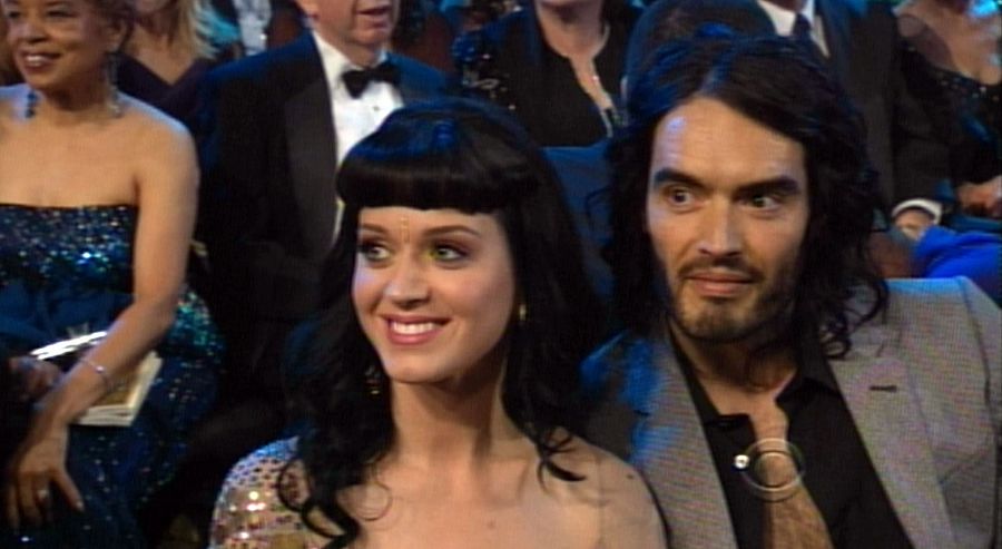 Katy Perry Russel Brand Premios Grammy 2010