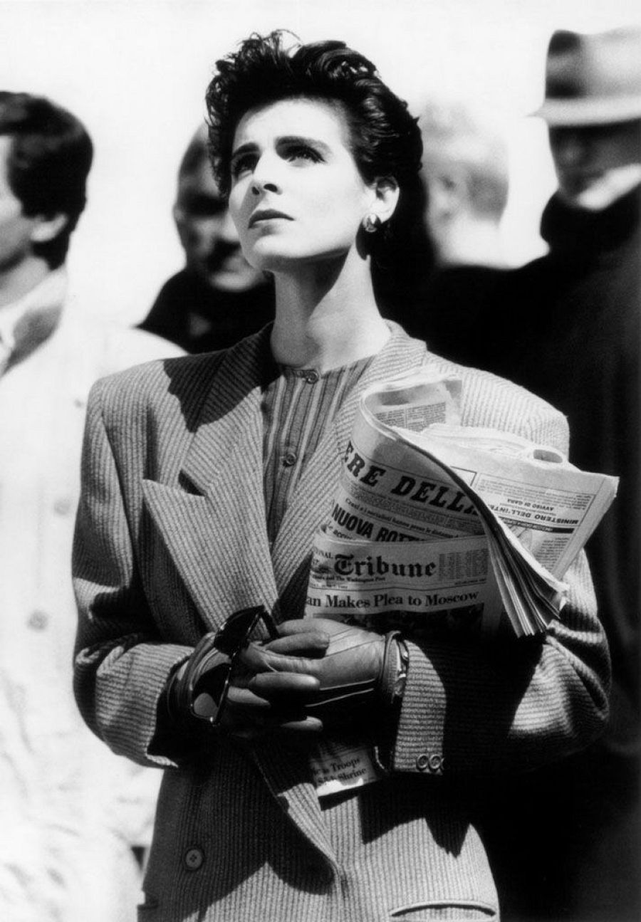 La modelo italiana Antonia Dell'Atte posa para Giorgio Armani