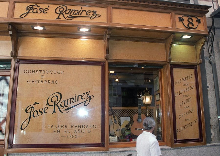 La tienda de Guitarras Ramírez en la calle la Paz