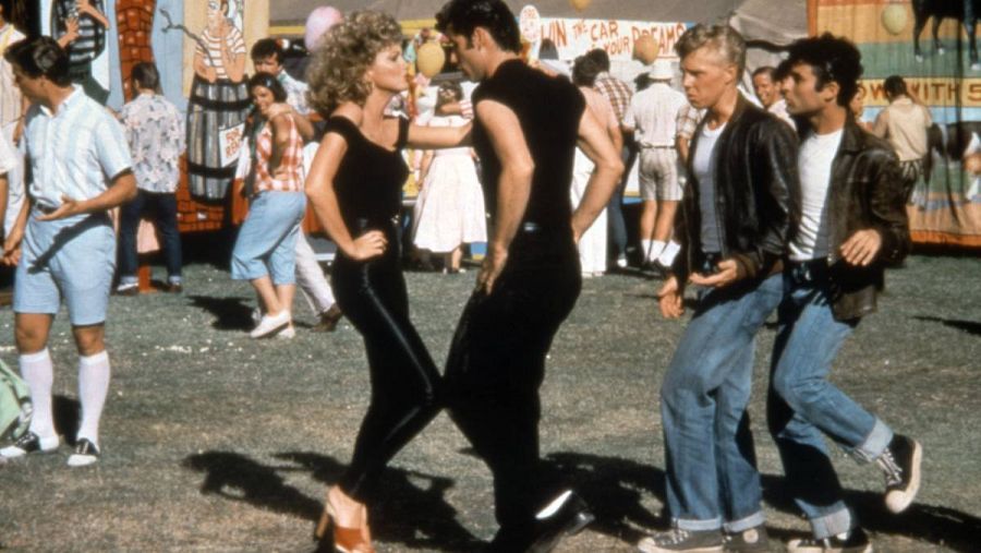 Olivia Newton-John, John Travolta, Barry Pearl, Michael Tucci, durante la película 'Grease'. 