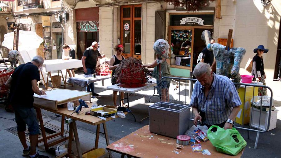 Els veïns del barri de Gràcia ultimen els preparatius per a la Festa Major