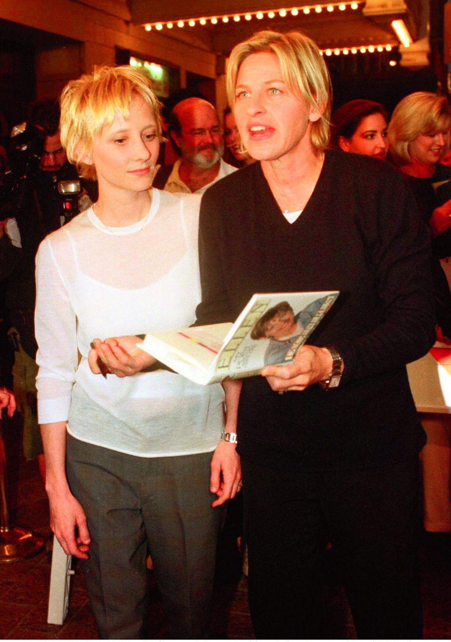 Anne Heche y Elle DeGeneres en 1999