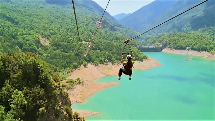 La tirolina Valle de Tena en la Hoz de Jaca