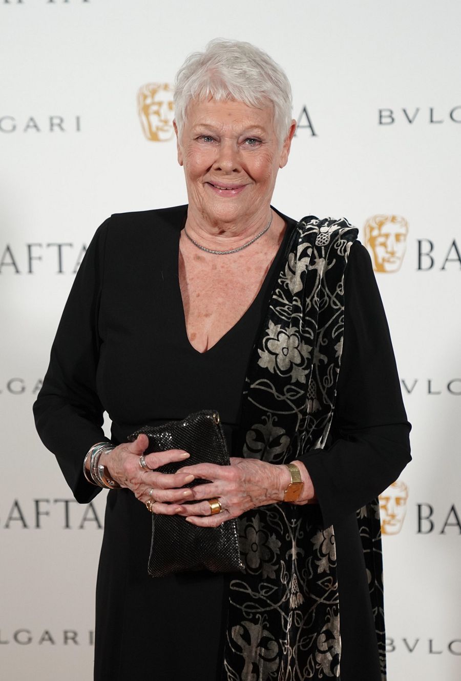 La actriz Judi Dench posa en un photocall