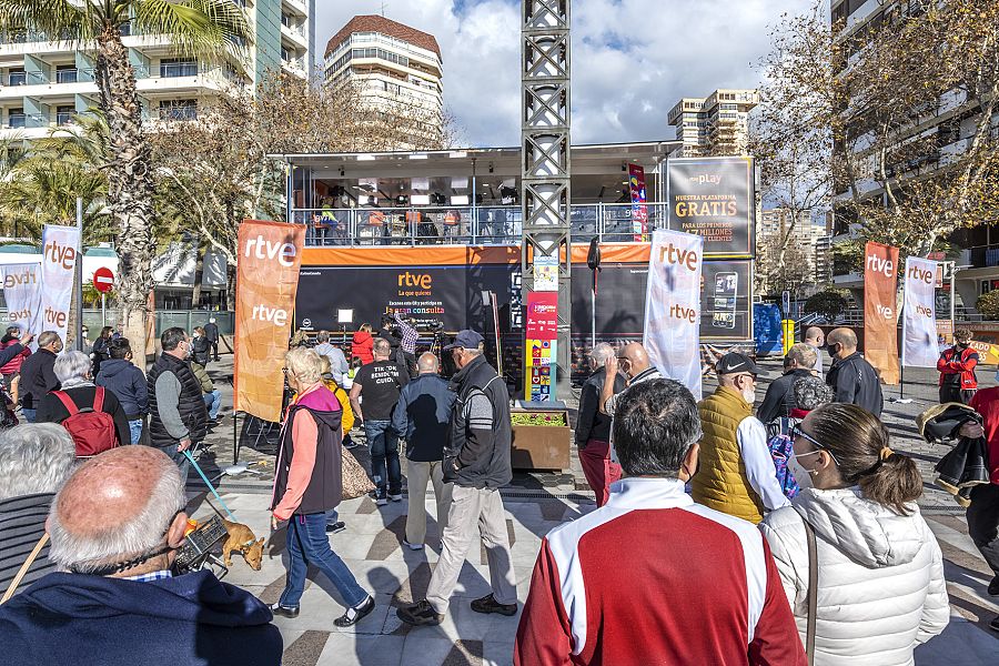 El autobús de 'La gran consulta' en Benidorm