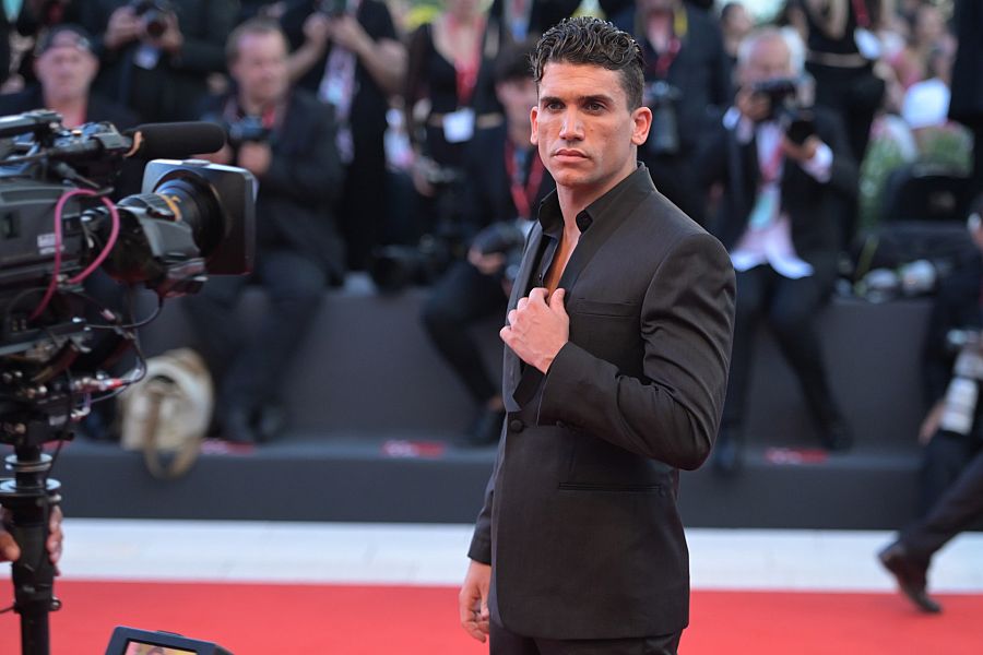 Jaime Lorente en el Festival de Venecia 2022