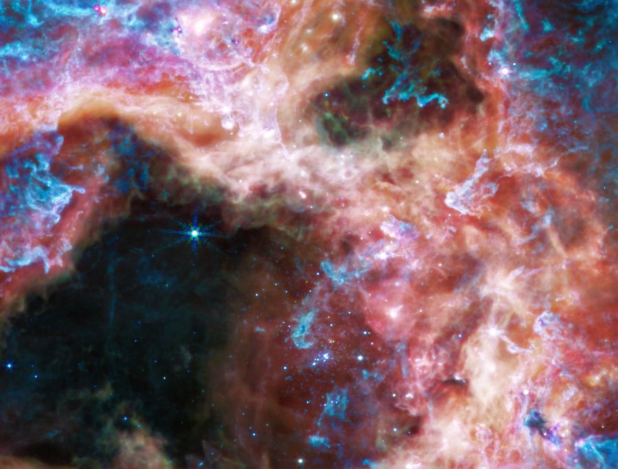 La nebulosa de la Tarántula observada por el instrumento de infrarrojo medio (MIRI) del James Webb