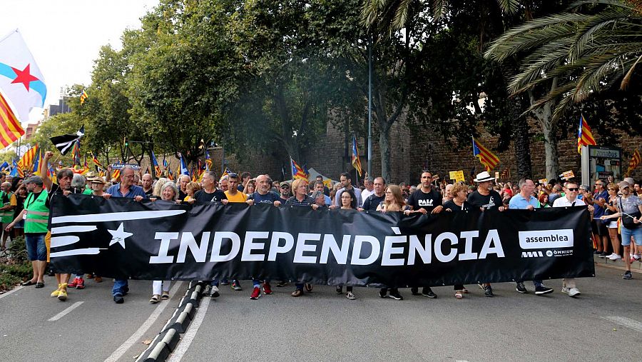 Els màxims representants de l'ANC, Òmnium i l'AMI encapçalen la manifestació | ACN