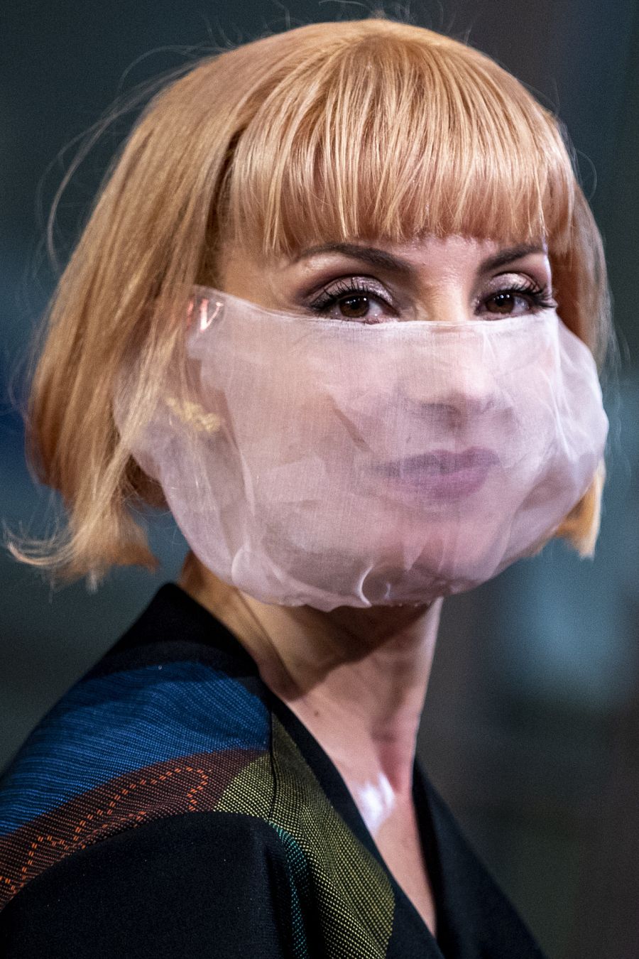 Najwa Nimri con una de sus polémicas mascarillas