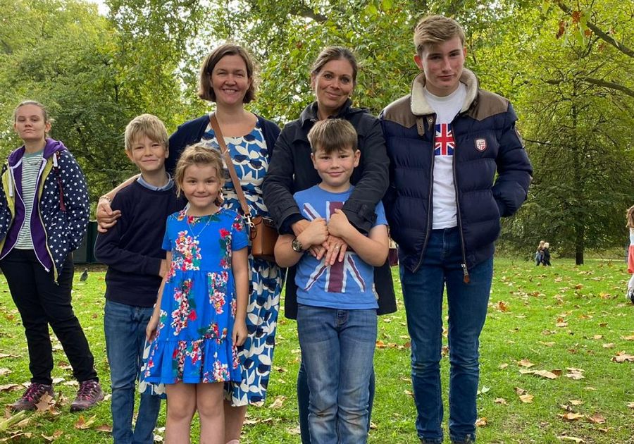 Seonaid y Janie han ido a Londres desde Essex con sus hijos para presentar sus respetos a la reina Isabell II