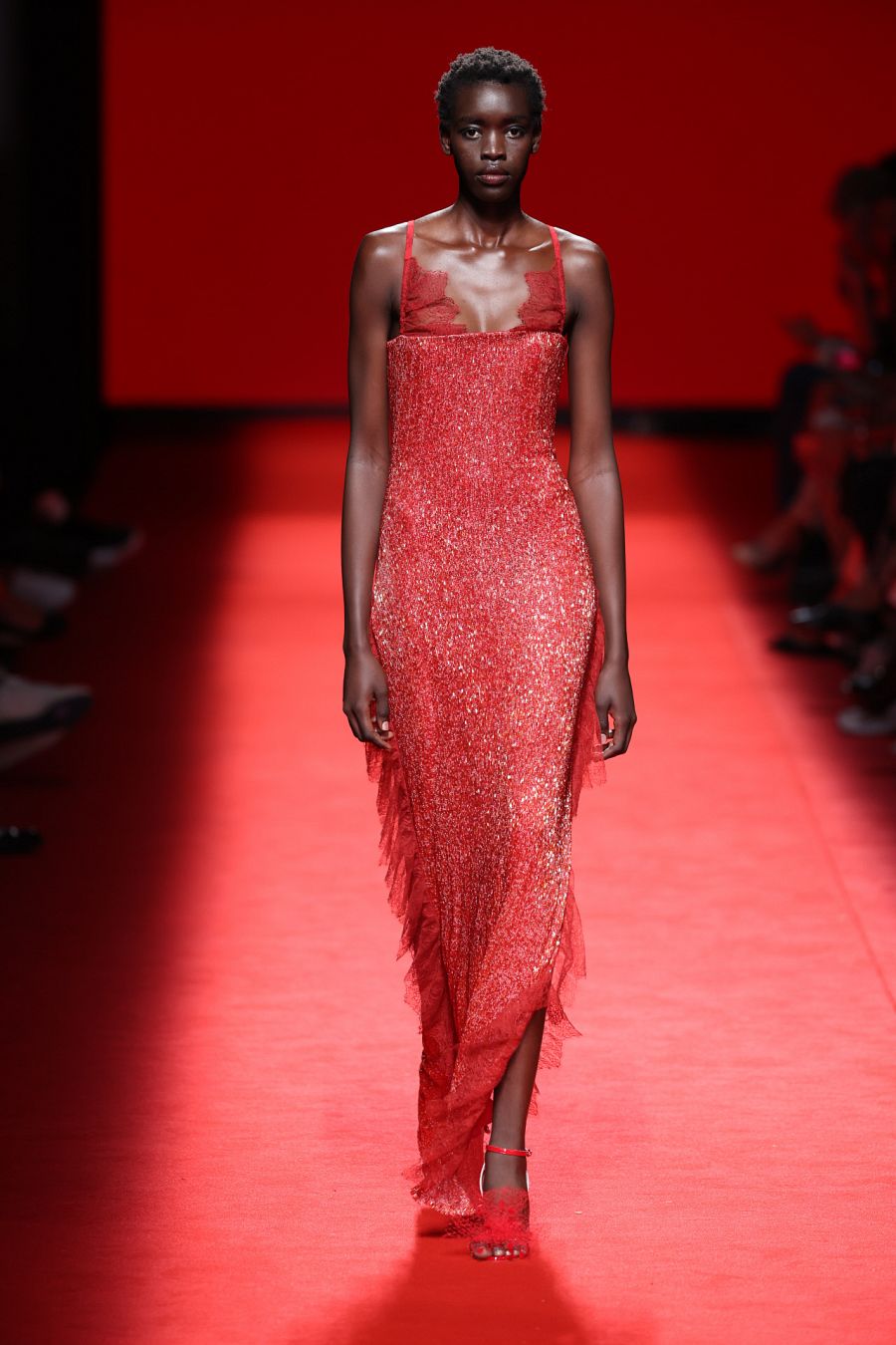 DESFILE REDONDO BRAND MBFWM