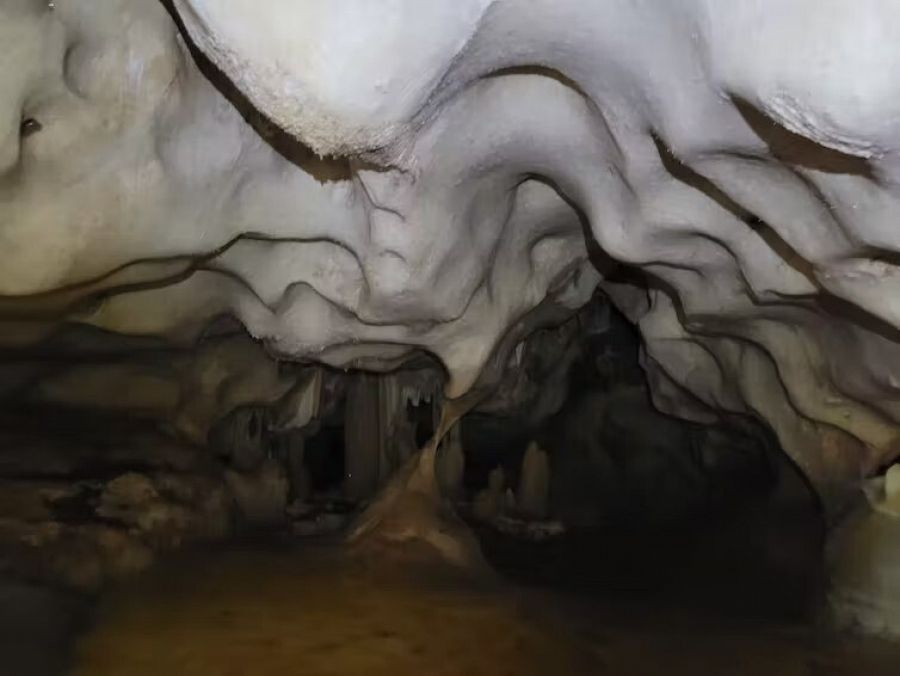 Morfologías erosivas típicas de las cuevas hipogénicas litorales