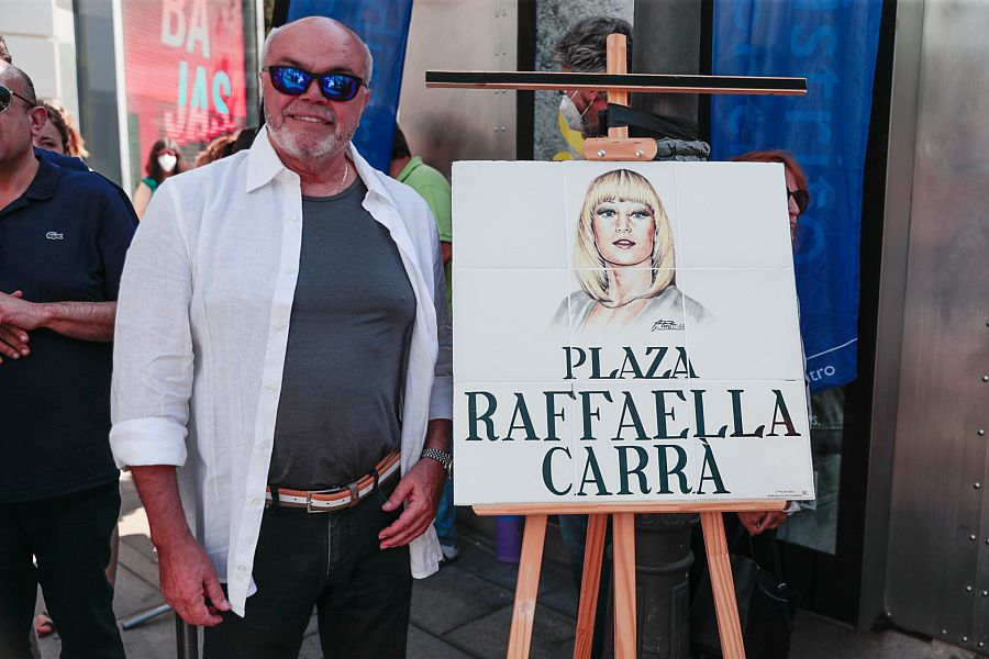 Sergio Japino durante la inauguración de la plaza Raffaella Carrà