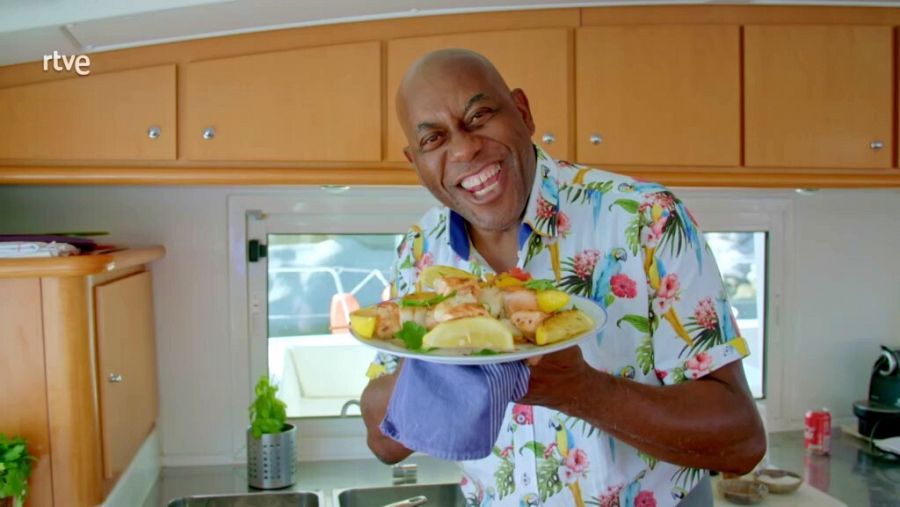 Receta de brochetas de marisco de Ainsley Harriott