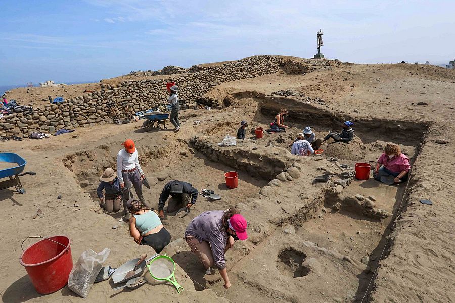 Un equipo arqueológico peruano ha hallado 76 nuevas tumbas de niños sacrificados en un yacimiento en la provincia de Trujillo