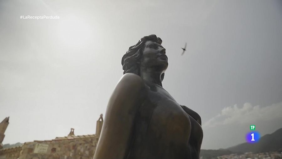 El 1998 es va col·locar una escultura d'Ava Gardner a un mirador de la Villa Vella