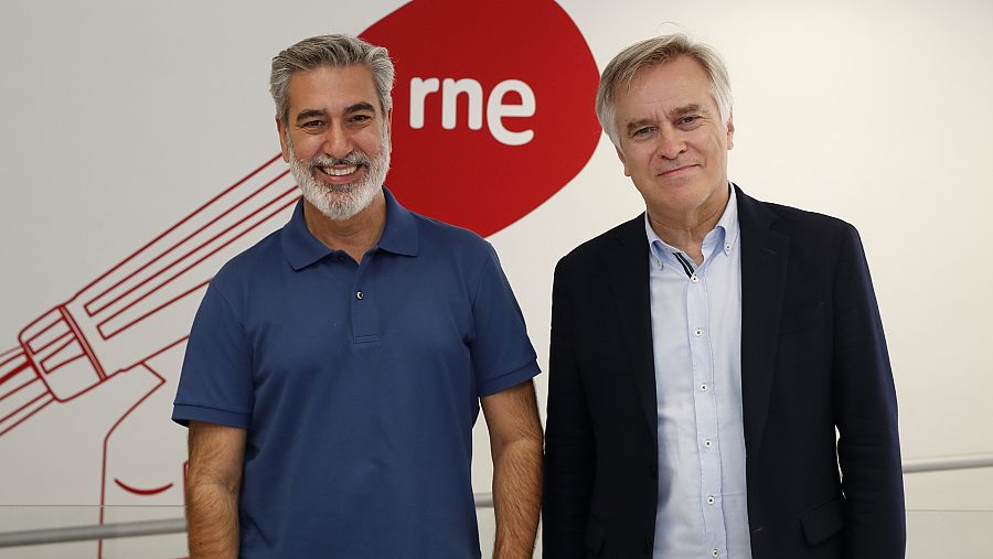 Arturo Martín, director de Memoria de Delfín, junto a Guillermo Solana, director artístico del Museo Thyssen