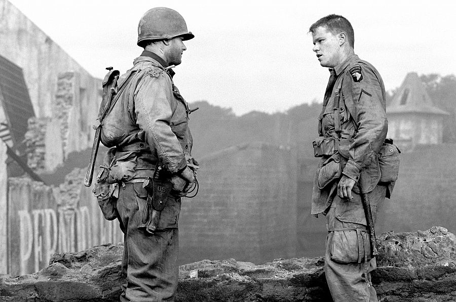 Tom Hanks y Matt Damon en 'Salvar al soldado Ryan' (1998)