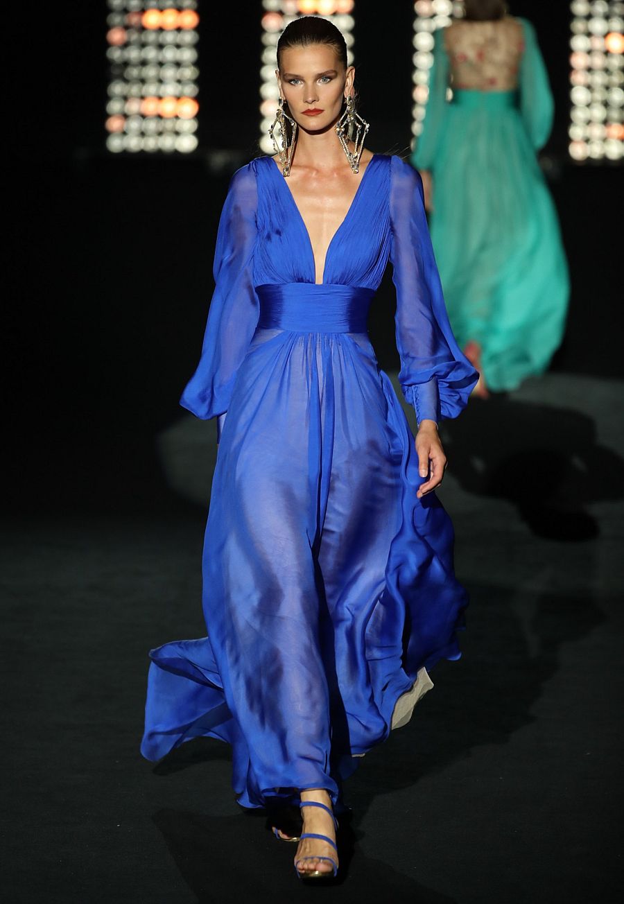 Un vestido de gasa de este tono será sinónimo de éxito en cualquier evento 