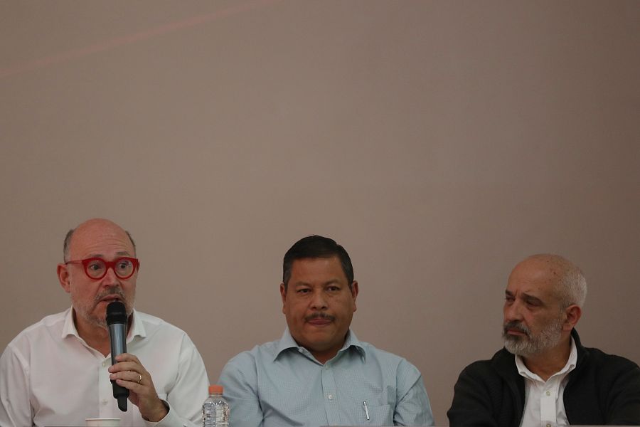 Periodistas y activista espiados por Ejército exigen reacción a López Obrador