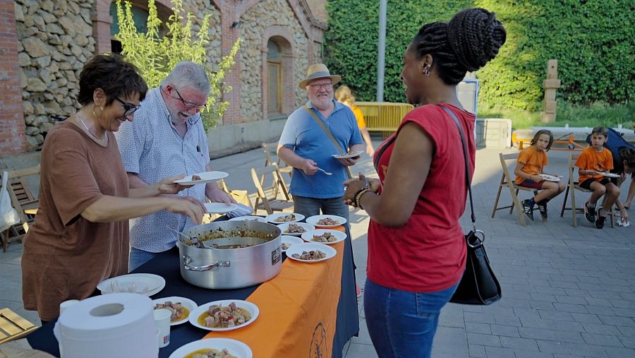 Els veïns de Molins gaudeixen amb els esmorzars de forquilla