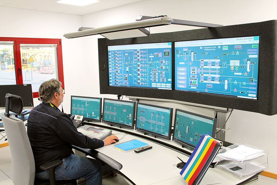 Sala de control del almacén de Yela