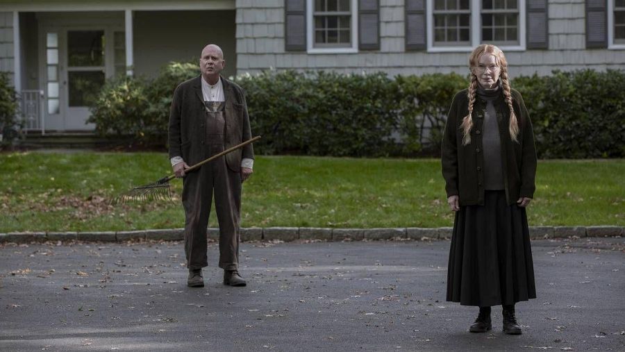 Mia Farrow y Terry Kinney en 'El visitante'