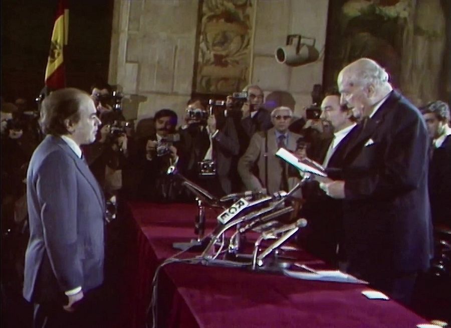 Josep Tarradellas nomena Jordi Pujol com a conseller del Govern d'unitat