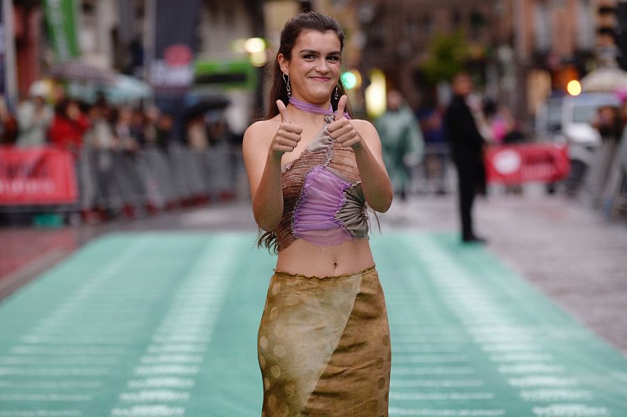 Amaia Romero, vestida de Cortana en la Seminci 2022 en la inauguración del festival de cine