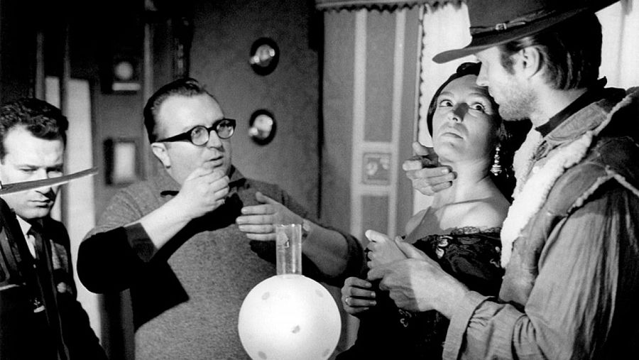 cine Por un puñado de dólares