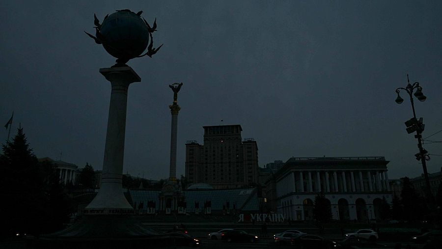 Kiev durante un apagón por los ataques rusos a infraestructuras eléctricas en las últimas semanas