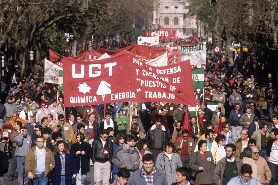 Cabecera de la manifestación sindical en Sevilla con motivo de la huelga general de 1988