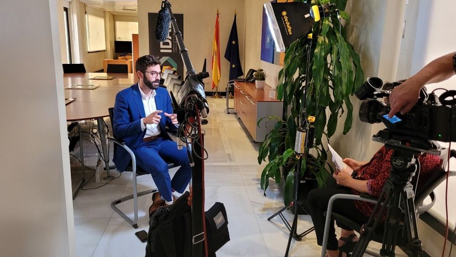 Joan Groizard, Director General IDAE, en entrevista con equipo de TVE