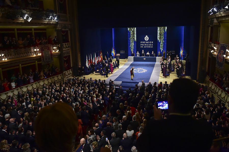 Los espectadores aplauden durante los Premios Princesa de Asturias