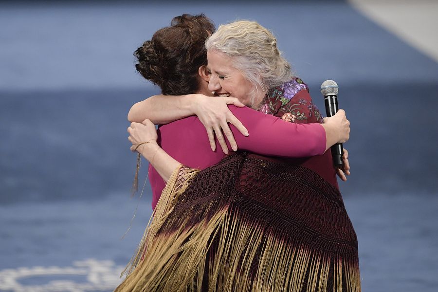 La cantaora Carmen Linares y la coreógrafa María Pagés tras recibir el Premio Princesa de Asturias de las Artes