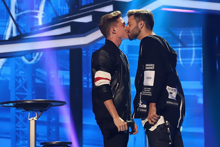 Agoney y Raoul se besan en Operación Triunfo al grito de 