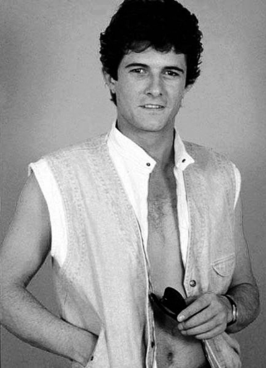 Francisco cantante Latino oti