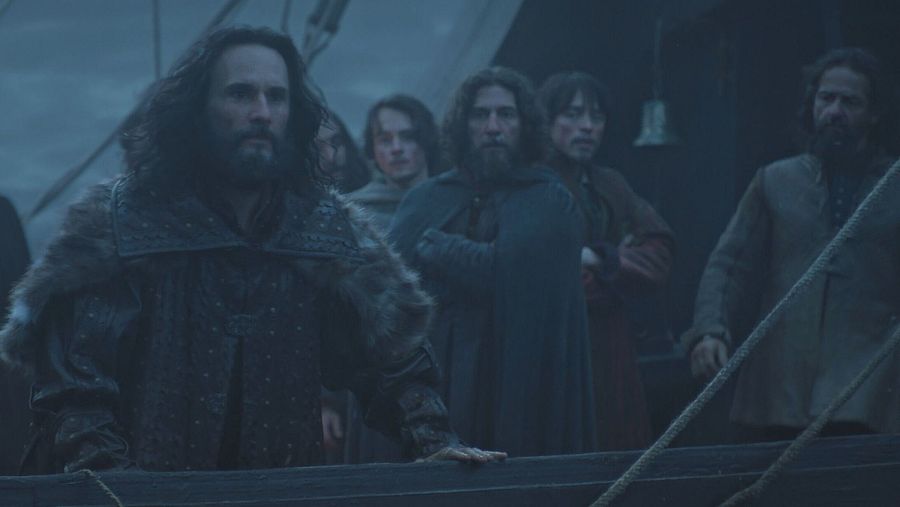 Fernando de Magallaes junto a la tripulación en 'Sin límites'