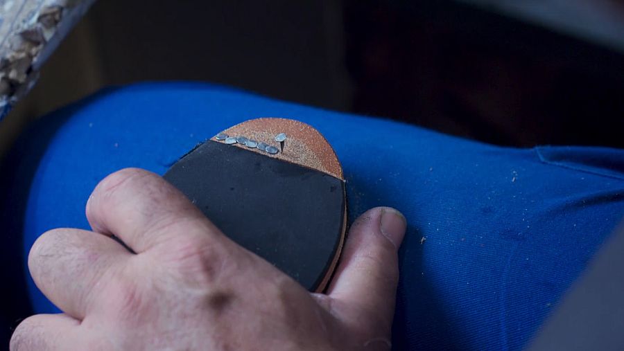 Clavos en el zapato de flamenco