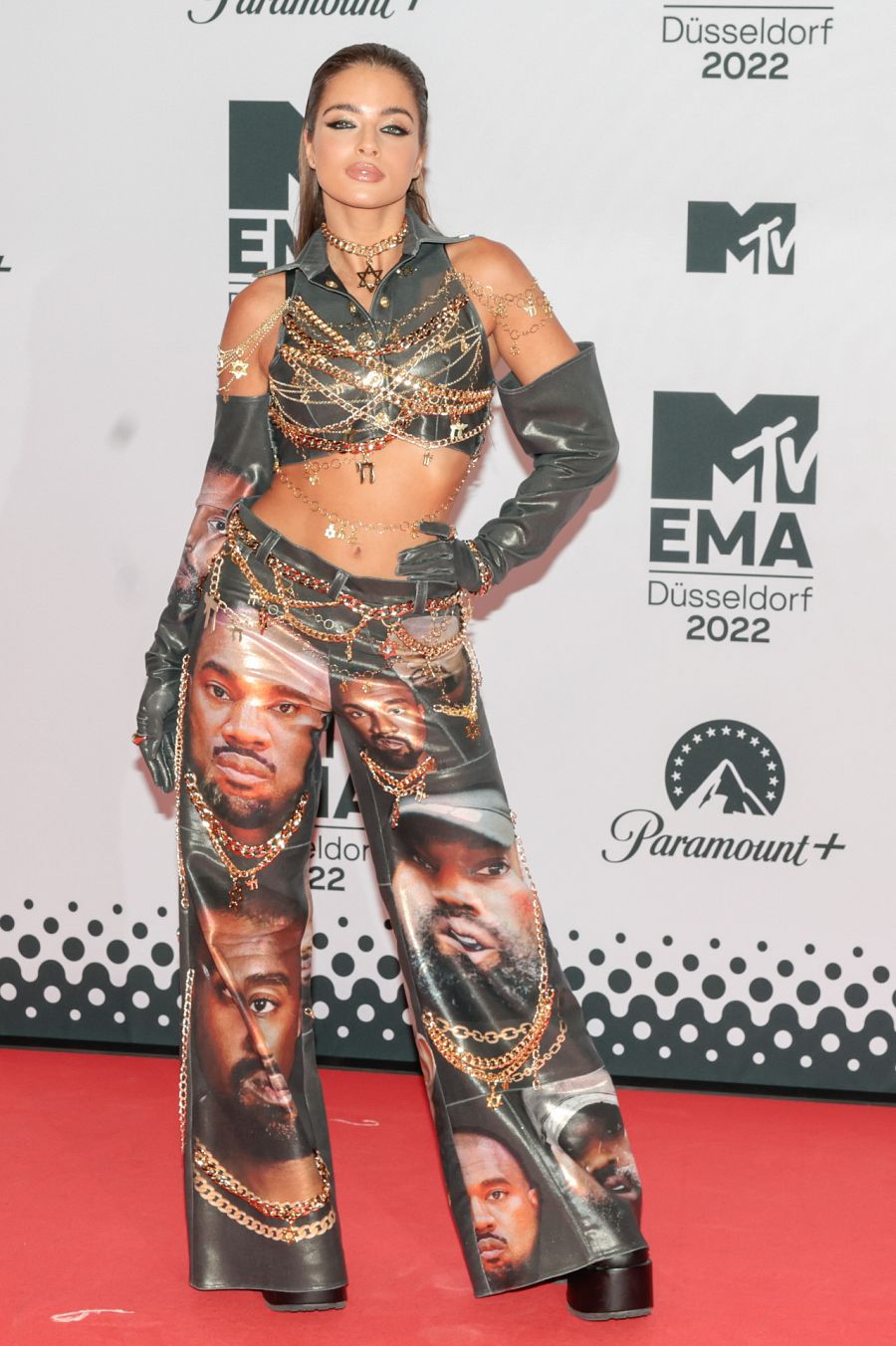 Noa Kirel en los MTV EMA