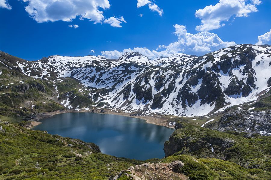 El lago de Saliencia en el Parque Natural de Somiedo, Asturias