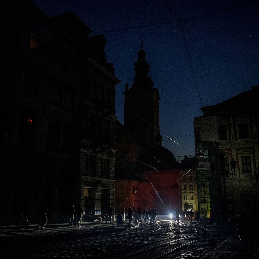 La ciudad de Leópolis, a oscuras después de sufrir el último ataque ruso