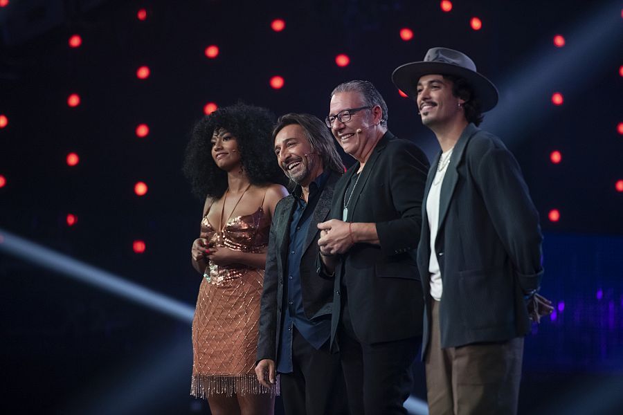  Nía, Antonio Carmona, Carlos Goñi y Paul Alone