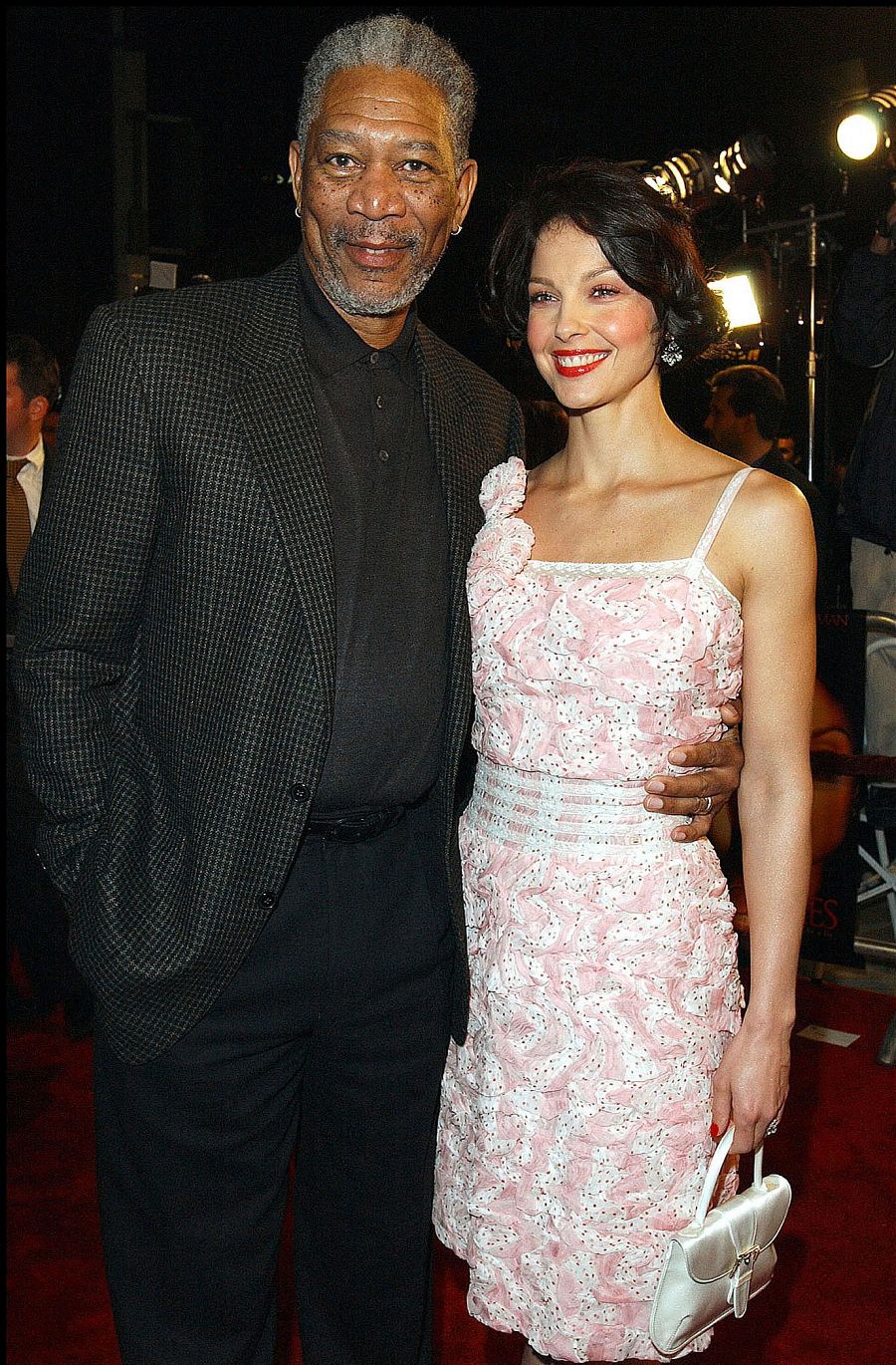 Con Morgan Freeman, compañero de reparto en el thriller 'El coleccionista de amantes' (1997)