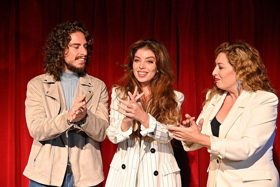 Estrella Morente junto a sus hermanos, Kiki y Soleá