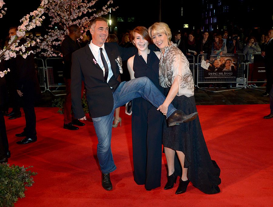Greg Wise, Emma Thompson y su hija Gaia