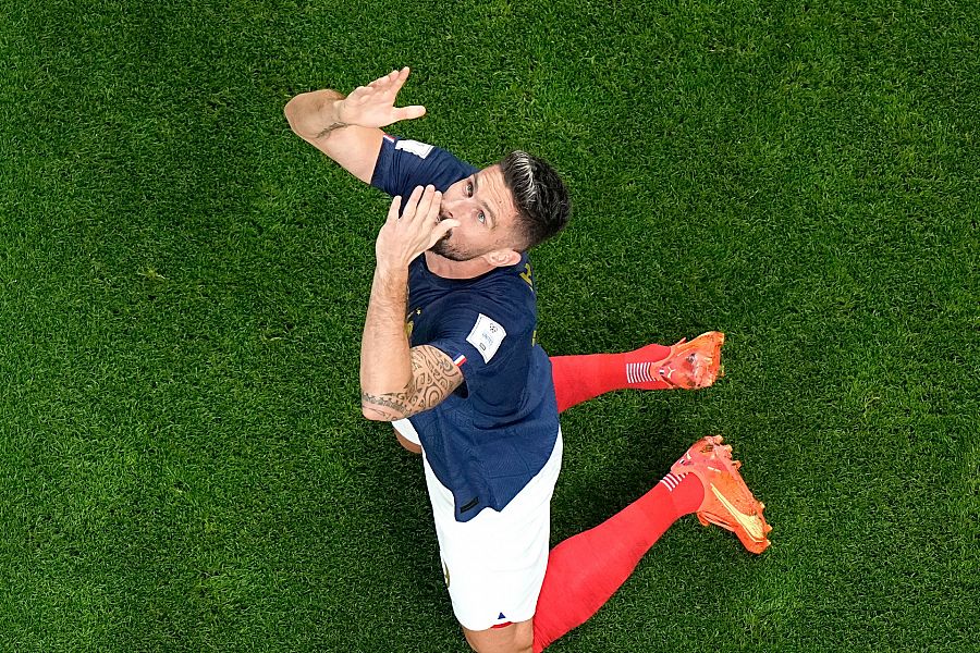 Mundial 2022: Giroud celebra tras marcar su segundo gol en el partido de Francia ante Australia (4-1)